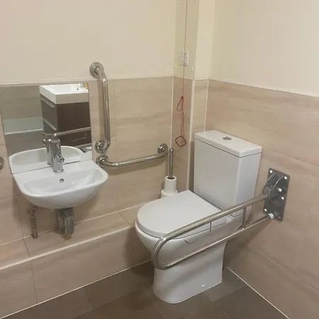 The Chetwynde - Self Check In Hmo Hotel