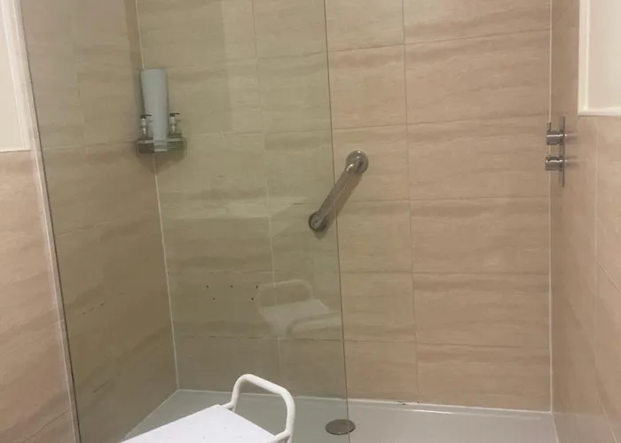 Hotel The Chetwynde - Self Check In Hmo Barrow-in-Furness